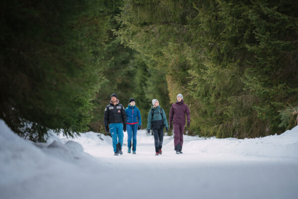 Winterwandern und Waldbaden in (c) NATUERSA,-Fotograf-Christoph-Oberschneider. gastein.comaden in (c) NATUERSA,-Fotograf-Christoph-Oberschneider. gastein.com